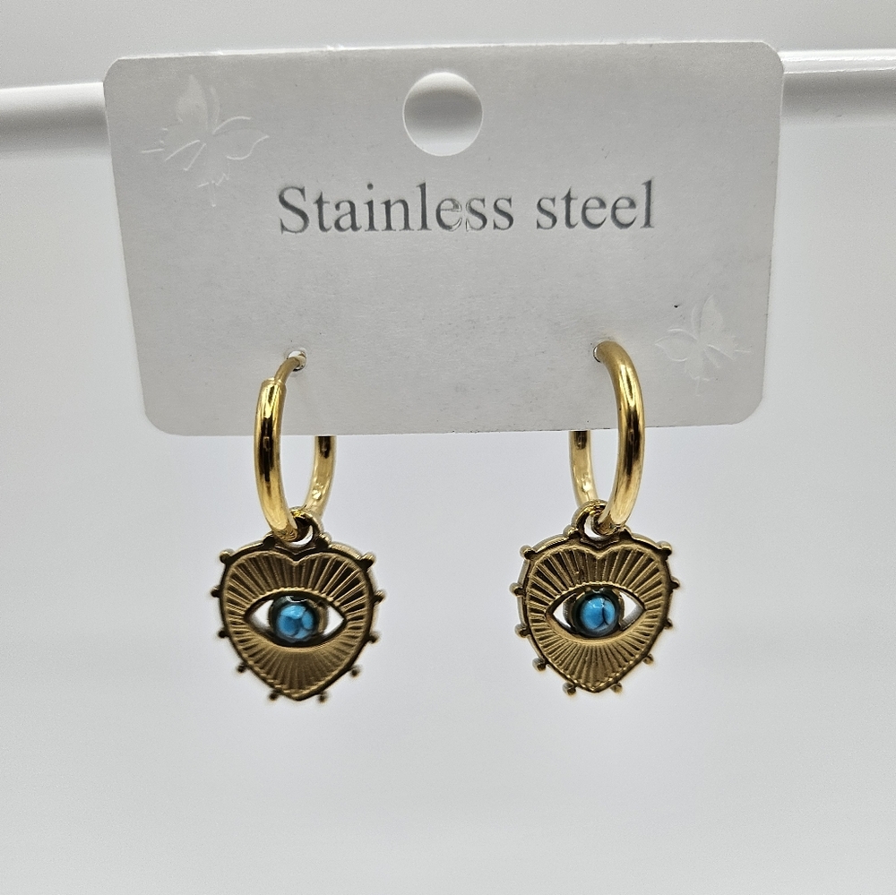 🆕️Evil eye inside Heart chape pendant retro earrings 👁